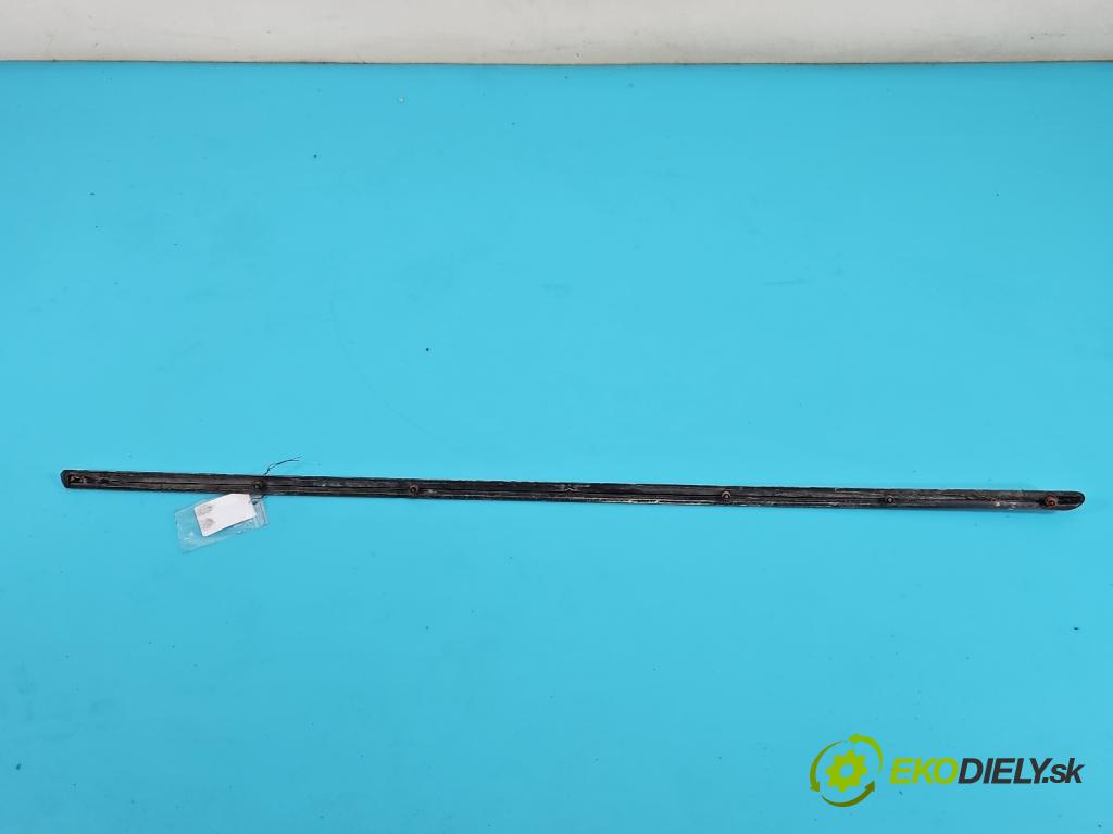 Mercedes 123 2.0d 60 HP manual 44 kW 1988 cm3 4- lišta dvere predné pravé