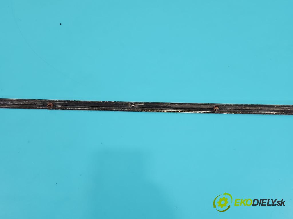 Mercedes 123 2.0d 60 HP manual 44 kW 1988 cm3 4- lišta dvere predné pravé