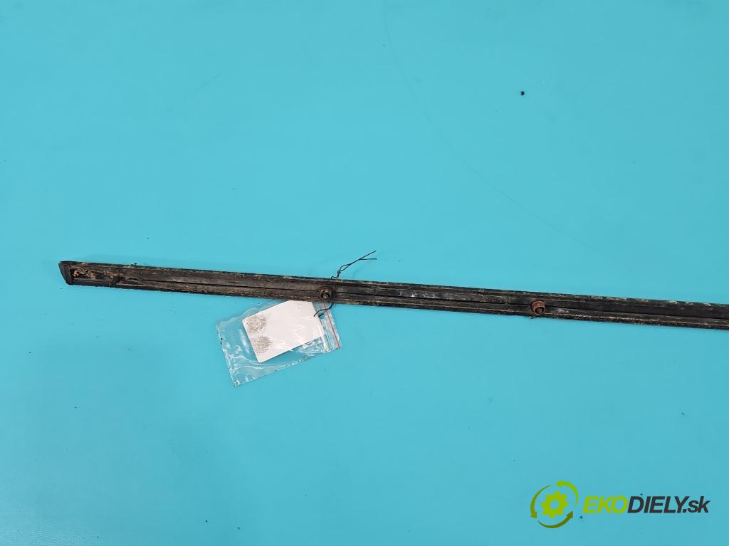 Mercedes 123 2.0d 60 HP manual 44 kW 1988 cm3 4- lišta dvere predné pravé