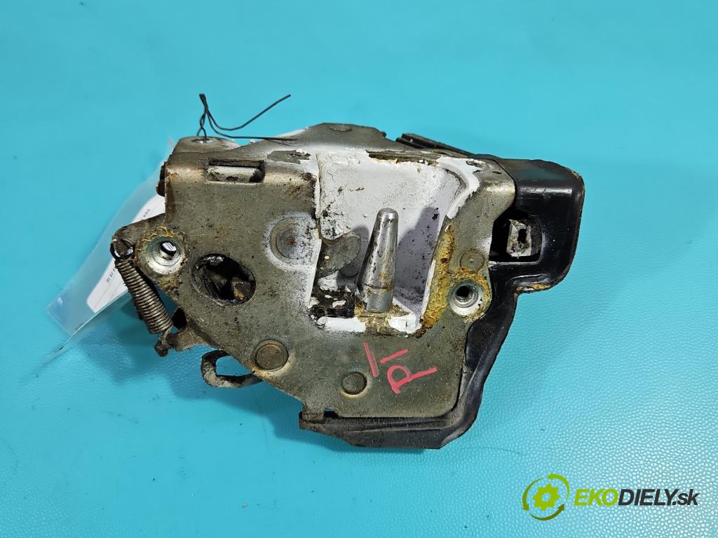 Mercedes 123 2.0d 60 hp manual 44 kW 1988 cm3 4- zámek zadní pravý 1237330208