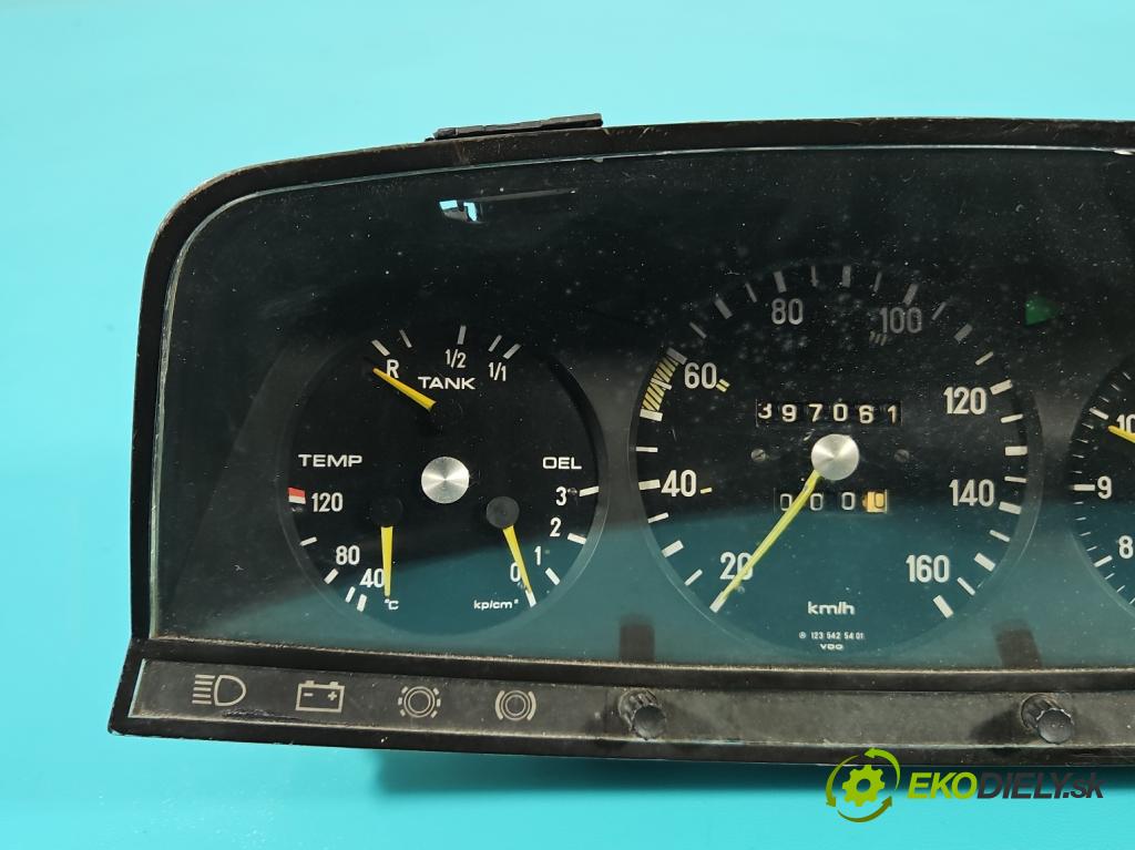 Mercedes 123 2.0d 60 HP manual 44 kW 1988 cm3 4- prístrojovka/ budíky  (Prístrojová doska)