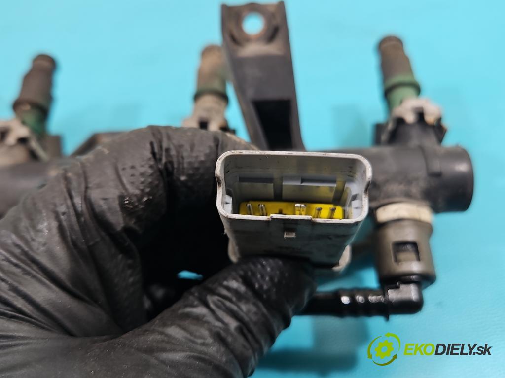 Citroen C3 I 2002-2009 1.4 8V 73 HP manual 54 kW 1360 cm3 5- vstrek 01F023 (Vstrekovač paliva)