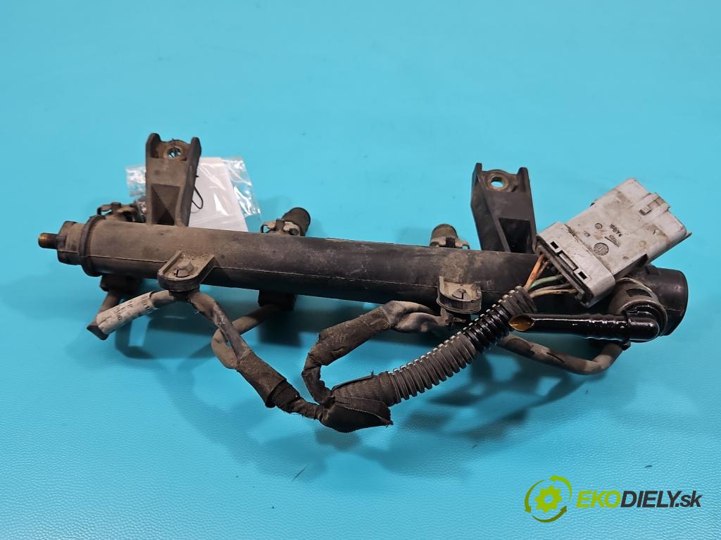 Citroen C3 I 2002-2009 1.4 8V 73 HP manual 54 kW 1360 cm3 5- vstrek 01F023 (Vstrekovač paliva)