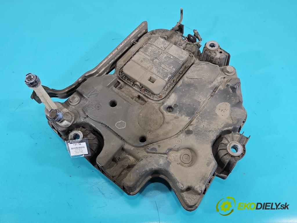 Citroen C4 II 2010-2017 1.6 hdi 120 HP automatic 88 kW 1560 cm3 5- Nádrž: AdBlue: 12678023