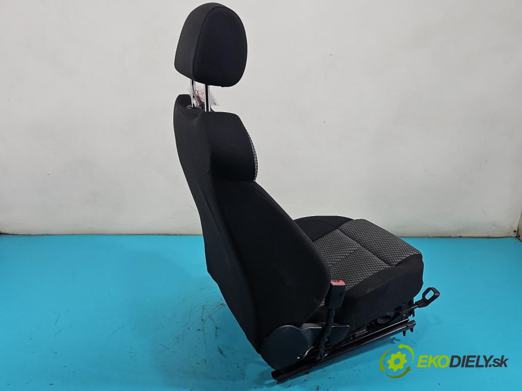 Seat Leon II 2005-2012 1.6 SR 102 HP manual 75 kW 1595 cm3 5- Sedačka ľavý  (Sedadlo)
