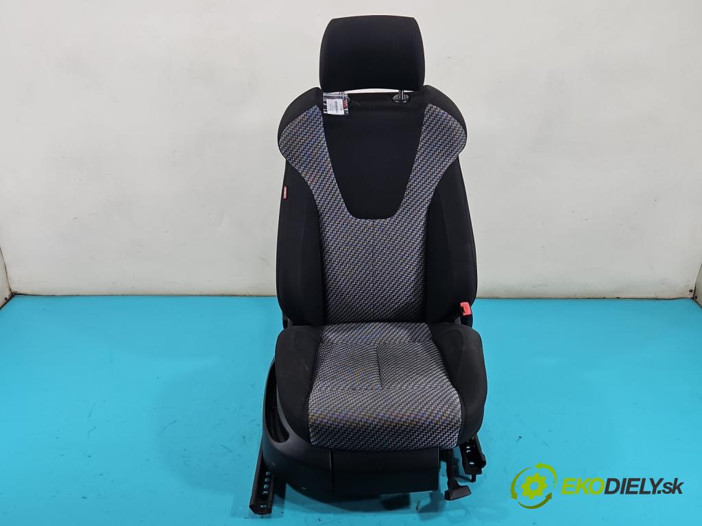 Seat Leon II 2005-2012 1.6 SR 102 HP manual 75 kW 1595 cm3 5- Sedačka pravý  (Sedadlo)