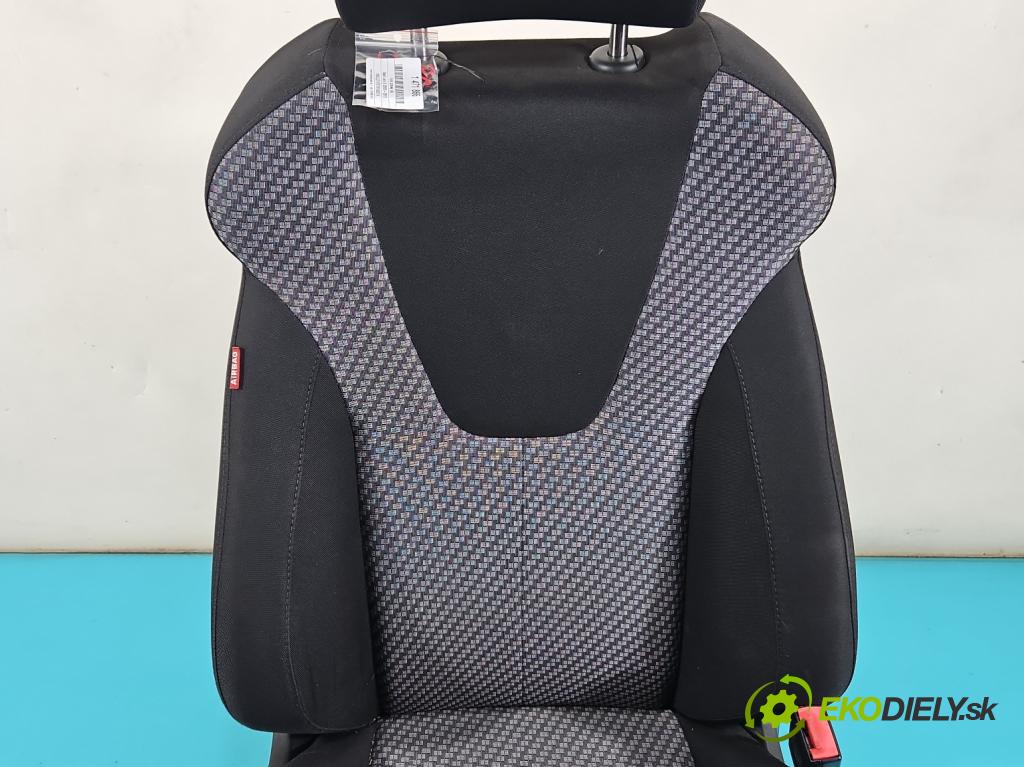 Seat Leon II 2005-2012 1.6 SR 102 HP manual 75 kW 1595 cm3 5- Sedačka pravý  (Sedadlo)