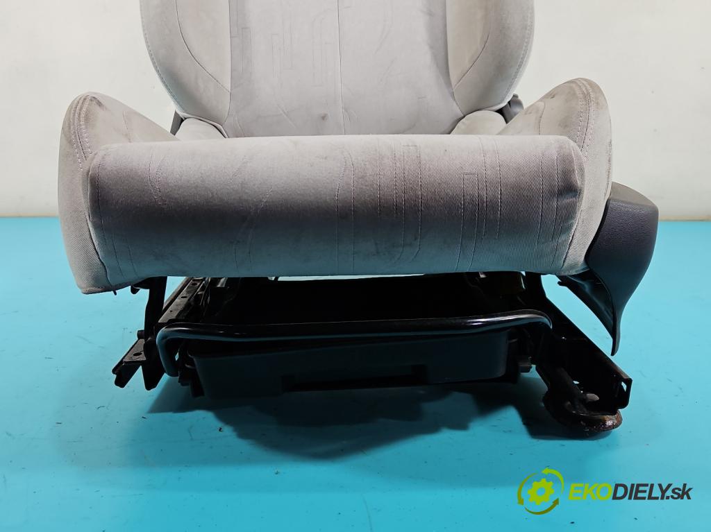 Citroen C4 II 2010-2017 1.6 16V 120 HP manual 88 kW 1598 cm3 5- Sedačka ľavý  (Sedadlo)