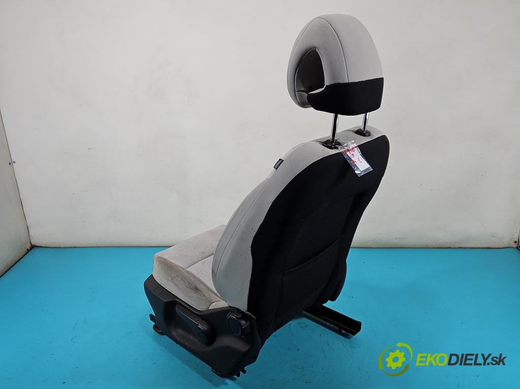 Citroen C4 II 2010-2017 1.6 16V 120 HP manual 88 kW 1598 cm3 5- Sedačka ľavý  (Sedadlo)