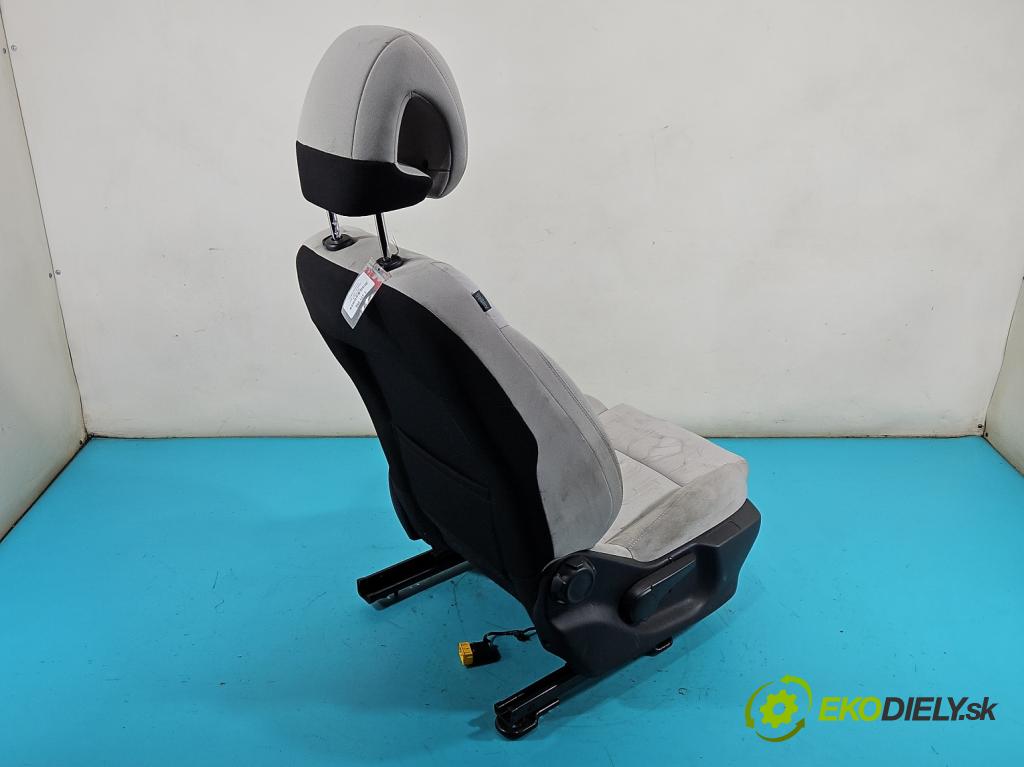 Citroen C4 II 2010-2017 1.6 16V 120 HP manual 88 kW 1598 cm3 5- Sedačka pravý  (Sedadlo)