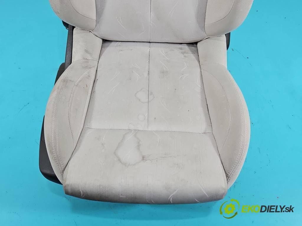 Citroen C4 II 2010-2017 1.6 16V 120 HP manual 88 kW 1598 cm3 5- Sedačka pravý  (Sedadlo)