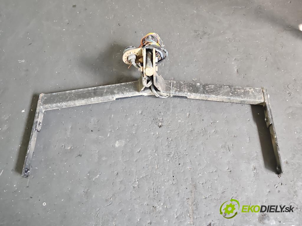 Seat Leon II 2005-2012 1.6 SR 102 HP manual 75 kW 1595 cm3 5- Hák: vlečení:  (Ťažné zariadenie)