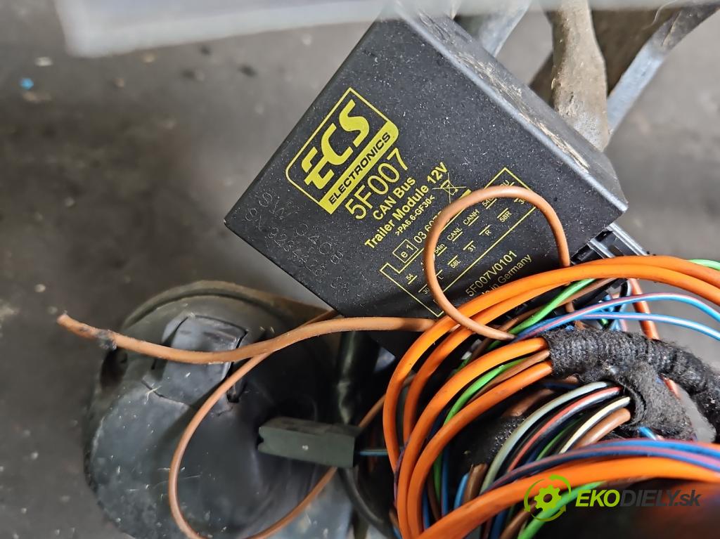 Seat Leon II 2005-2012 1.6 SR 102 HP manual 75 kW 1595 cm3 5- Hák: vlečení:  (Ťažné zariadenie)