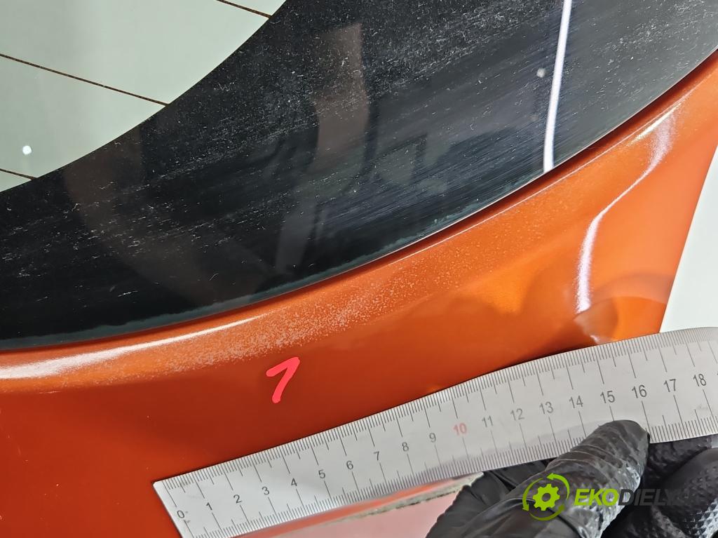 Renault Captur I 2013-2019 0.9 Tce 90 HP manual 66 kW 898 cm3 5- zadna kufor  (Kapota zadná (kufor))