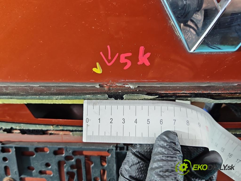 Renault Captur I 2013-2019 0.9 Tce 90 HP manual 66 kW 898 cm3 5- zadna kufor  (Kapota zadná (kufor))