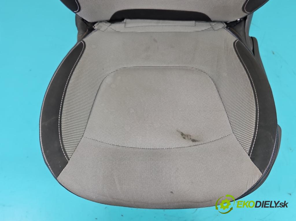 Renault Captur I 2013-2019 0.9 Tce 90 HP manual 66 kW 898 cm3 5- Sedačka ľavý  (Sedadlo)