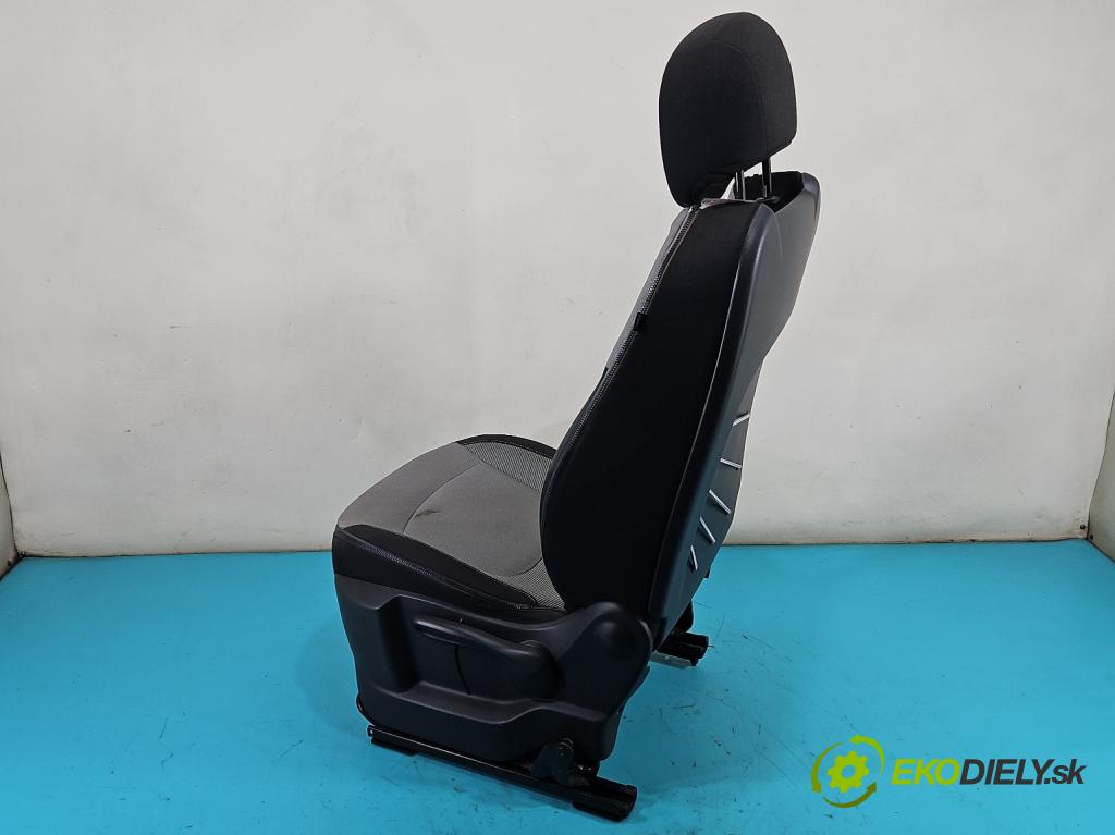 Renault Captur I 2013-2019 0.9 Tce 90 HP manual 66 kW 898 cm3 5- Sedačka ľavý  (Sedadlo)