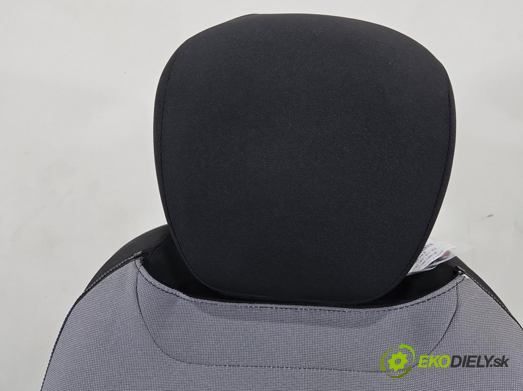 Renault Captur I 2013-2019 0.9 Tce 90 HP manual 66 kW 898 cm3 5- Sedačka ľavý  (Sedadlo)