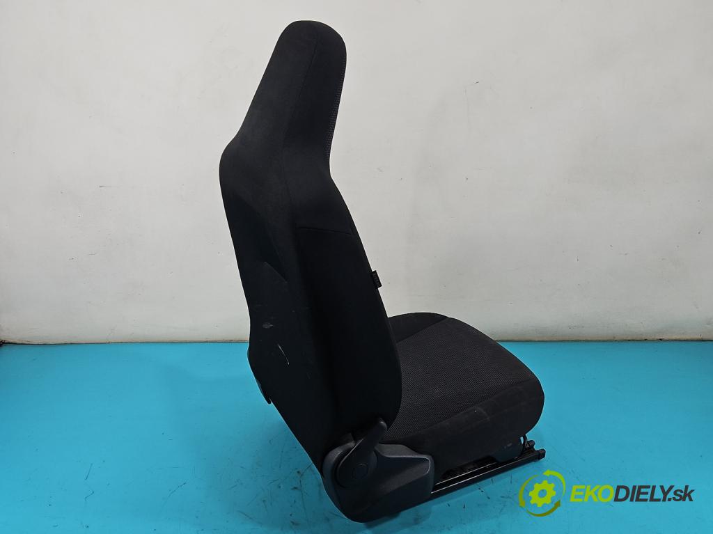 Skoda Citigo 2011-2019 1.0 MPI 75 HP manual 55 kW 999 cm3 3- Sedačka pravý  (Sedadlo)