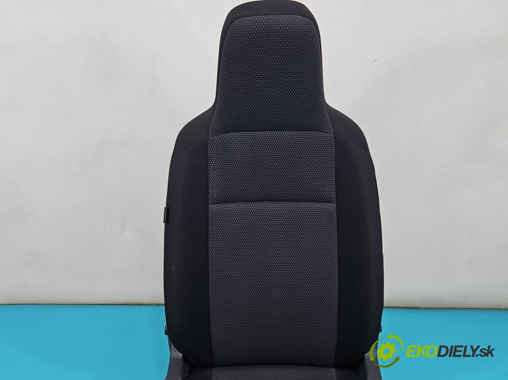 Skoda Citigo 2011-2019 1.0 MPI 75 HP manual 55 kW 999 cm3 3- Sedačka pravý  (Sedadlo)