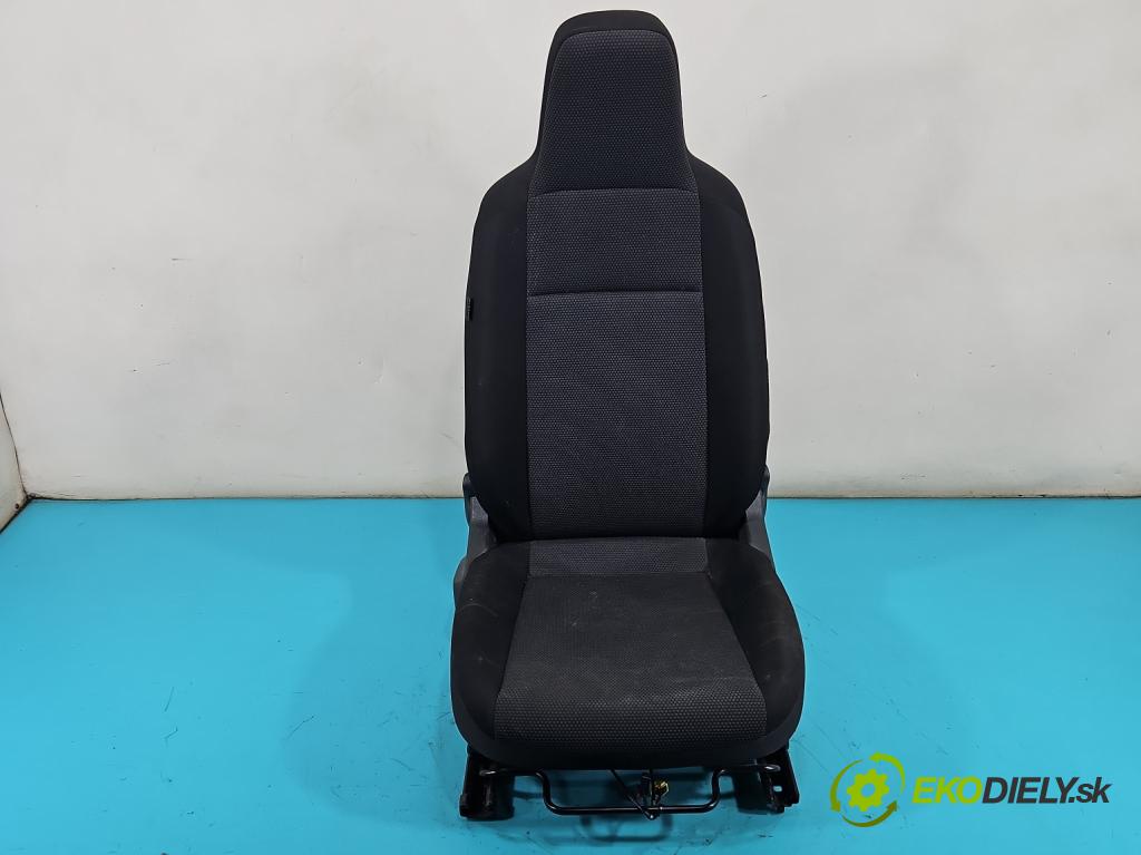 Skoda Citigo 2011-2019 1.0 MPI 75 HP manual 55 kW 999 cm3 3- Sedačka pravý  (Sedadlo)