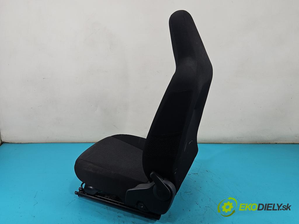 Skoda Citigo 2011-2019 1.0 MPI 75 HP manual 55 kW 999 cm3 3- Sedačka pravý  (Sedadlo)