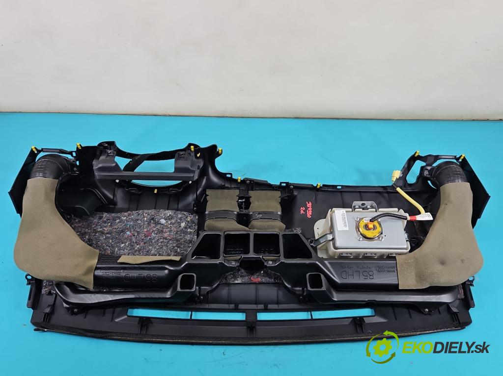 Toyota Yaris III 2011-2020 1.3 vvti 99 hp manual 73 kW 1329 cm3 5- kokpit,přistrojova deska