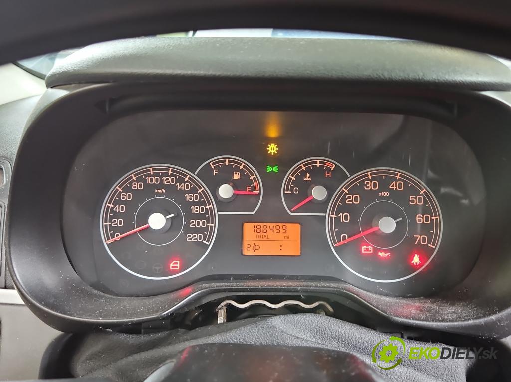 Fiat Punto Grande 1,3.0 jtd 75 HP manual 55 kW 1248 cm3 3- prístrojovka/ budíky 51803089 (Prístrojová doska)