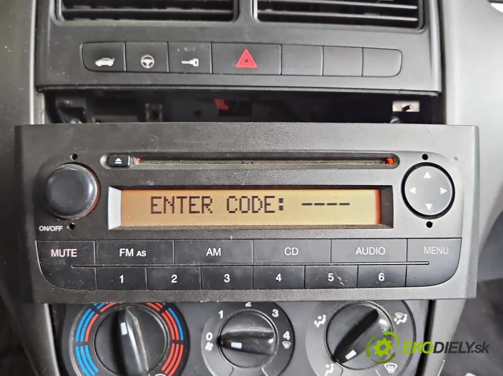 Fiat Punto Grande 1,3.0 jtd 75 HP manual 55 kW 1248 cm3 3- Radio originál 735446970