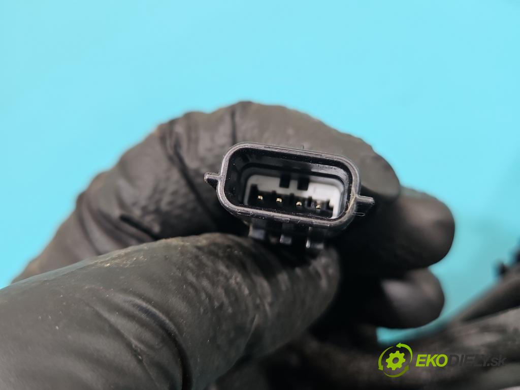 Renault Captur I 2013-2019 0.9 Tce 90 HP manual 66 kW 898 cm3 5- rukoväť predné ľavé mimo: 806079784R (Kľučka dverí vonkajšia predná ľavá)