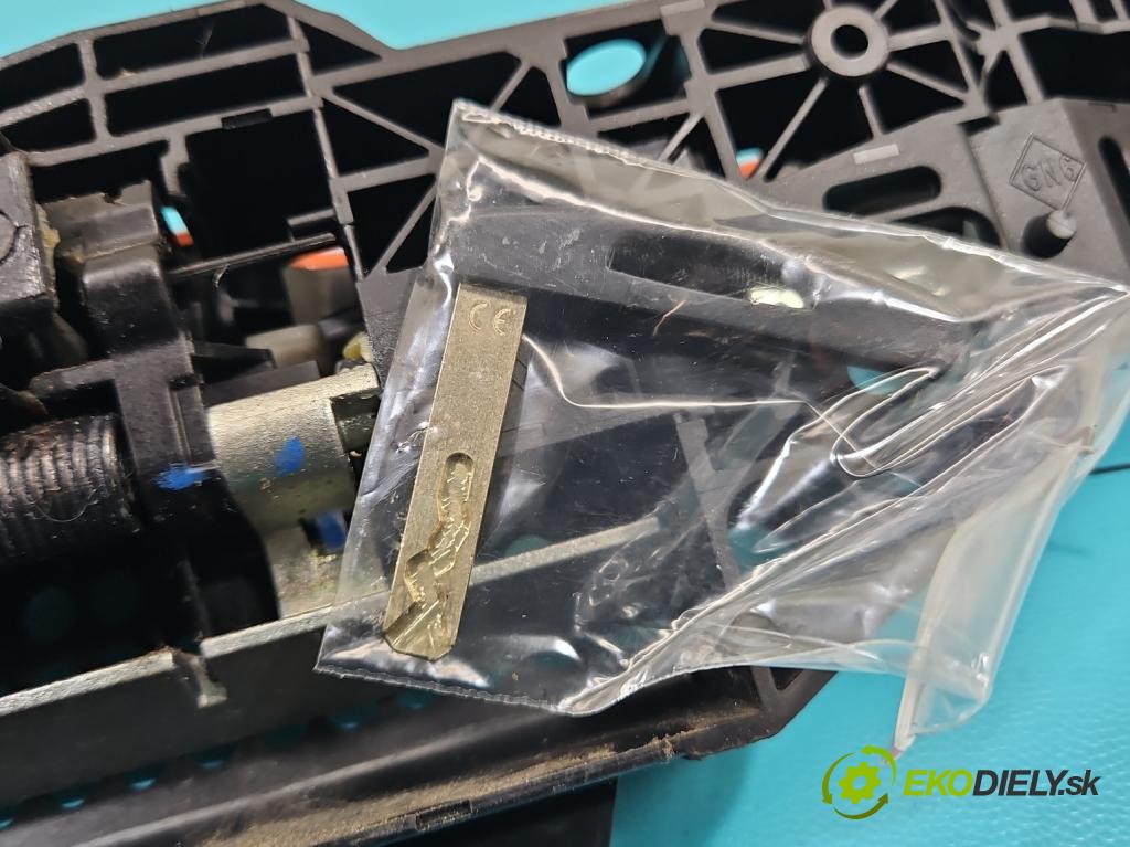 Renault Captur I 2013-2019 0.9 Tce 90 HP manual 66 kW 898 cm3 5- rukoväť predné ľavé mimo: 806079784R (Kľučka dverí vonkajšia predná ľavá)