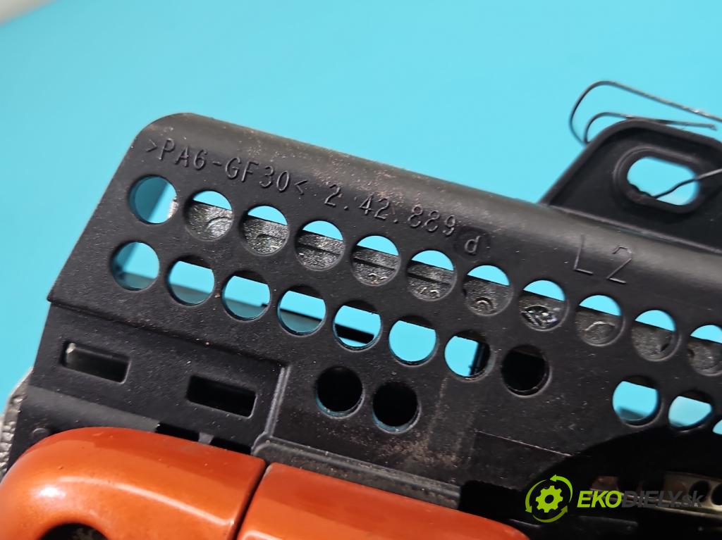 Renault Captur I 2013-2019 0.9 Tce 90 HP manual 66 kW 898 cm3 5- rukoväť predné ľavé mimo: 806079784R (Kľučka dverí vonkajšia predná ľavá)