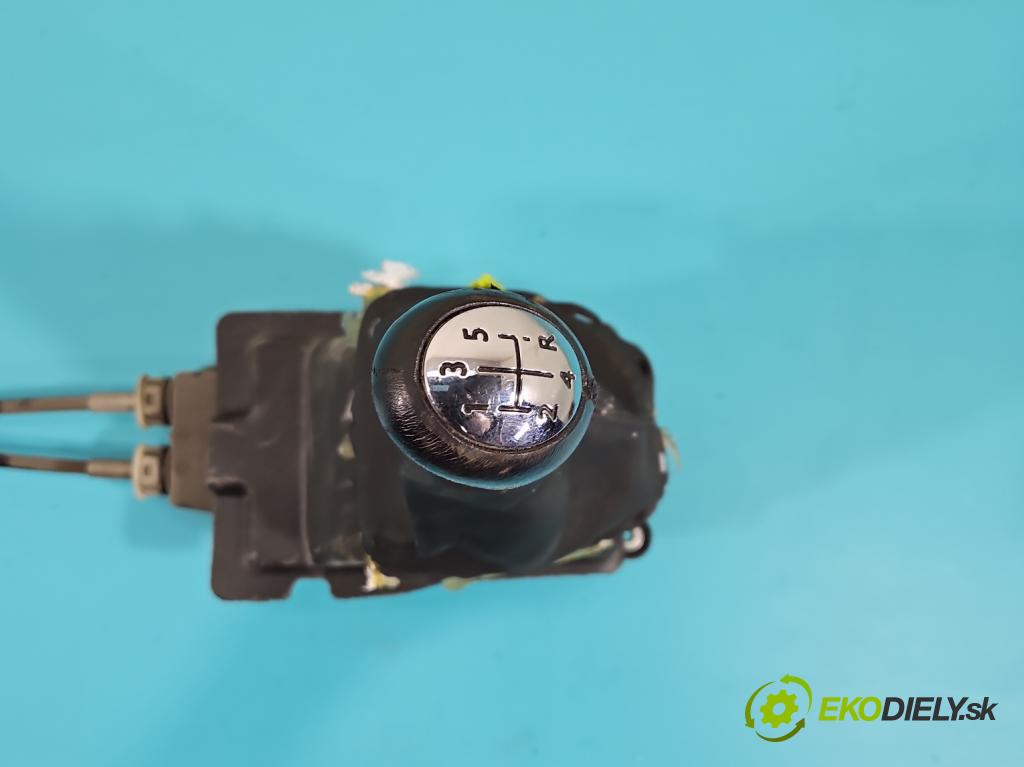 Renault Captur I 2013-2019 0.9 Tce 90 HP manual 66 kW 898 cm3 5- Páka: Změny: stupeň,rýchlosť 9615809 (Rýchlostná páka (kulisa))