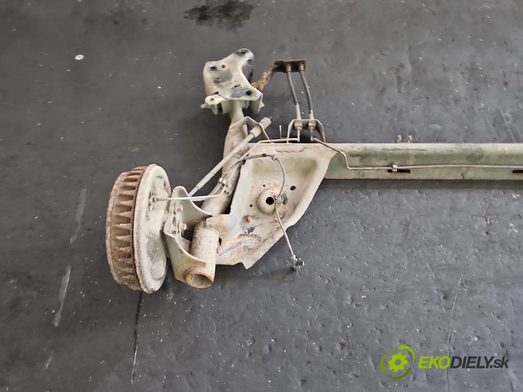 Renault Captur I 2013-2019 0.9 Tce 90 hp manual 66 kW 898 cm3 5- zadní výztuha  (Výztuhy zadní)