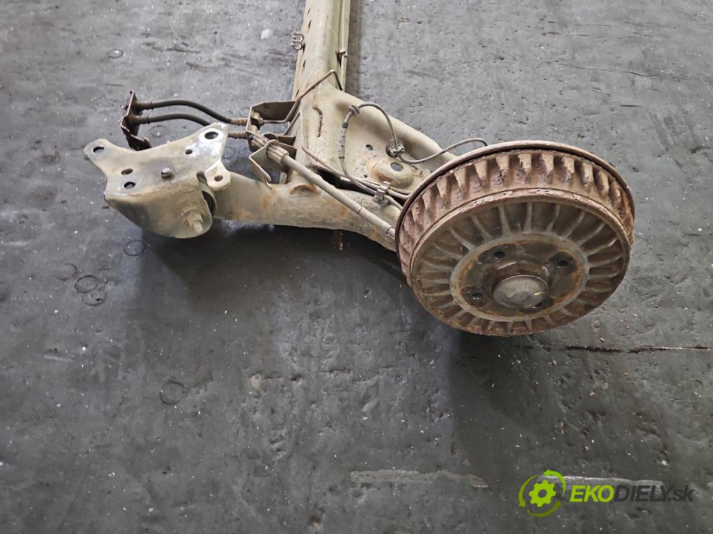 Renault Captur I 2013-2019 0.9 Tce 90 hp manual 66 kW 898 cm3 5- zadní výztuha  (Výztuhy zadní)