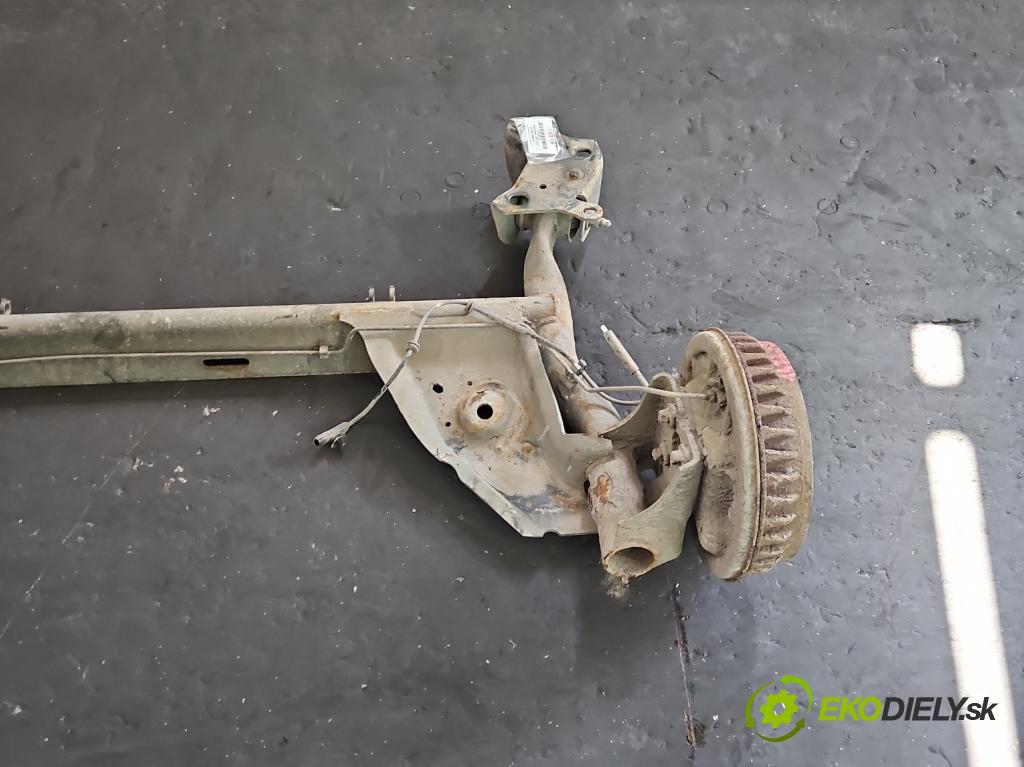 Renault Captur I 2013-2019 0.9 Tce 90 hp manual 66 kW 898 cm3 5- zadní výztuha  (Výztuhy zadní)