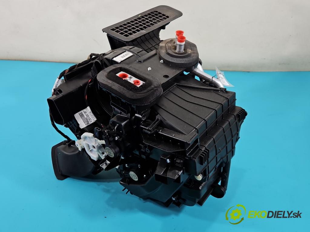 Renault Captur I 2013-2019 0.9 Tce 90 hp manual 66 kW 898 cm3 5- radiátor 272704489R (Radiátory topení)