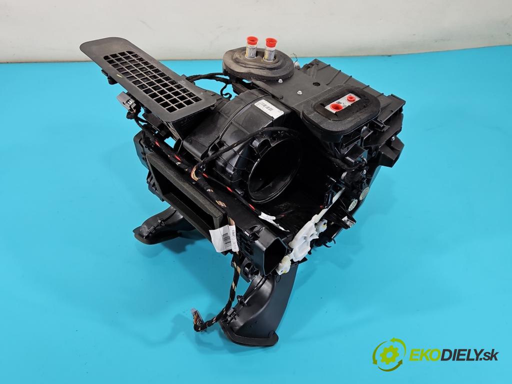 Renault Captur I 2013-2019 0.9 Tce 90 hp manual 66 kW 898 cm3 5- radiátor 272704489R (Radiátory topení)