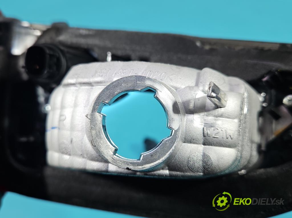 Mazda 6 III GJ 2012-2024 2.2d 150 HP manual 110 kW 2190 cm3 4- svetlo / reflektor zadné pravé 132-41978 (Kľučka dverí ostatné)