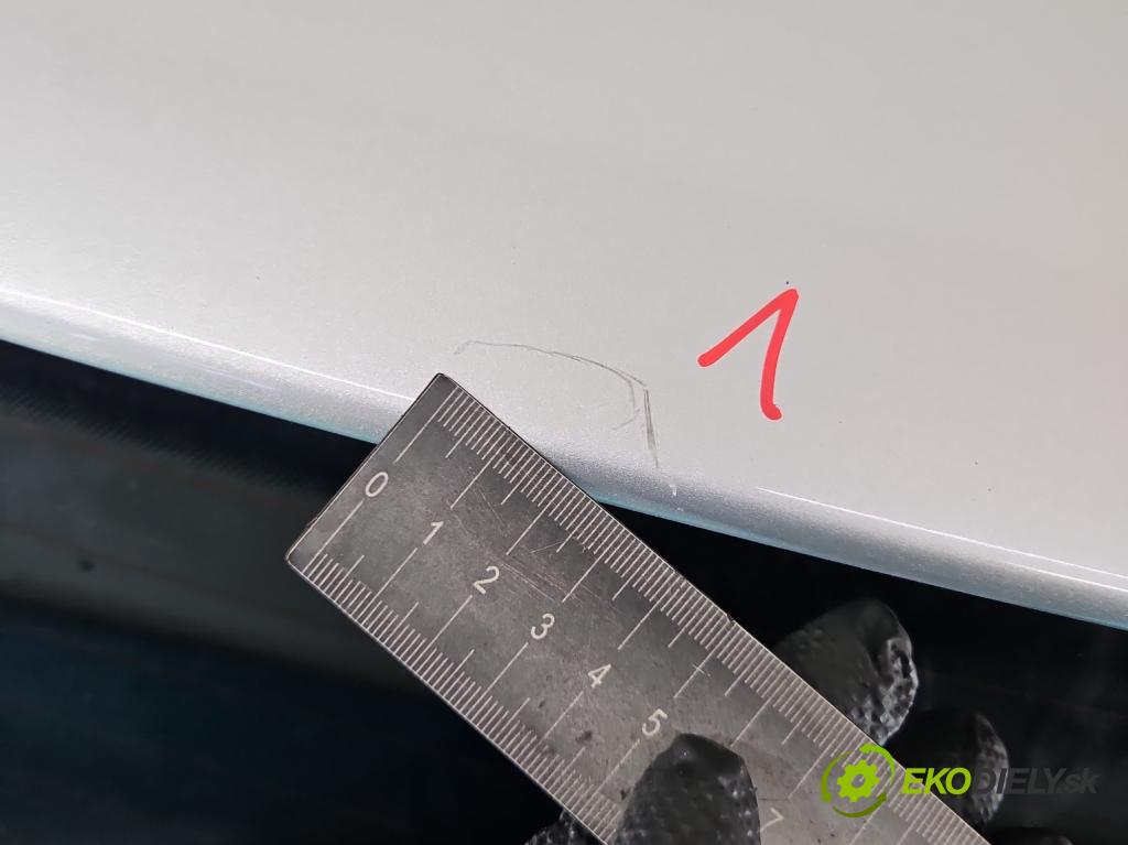 Skoda Citigo 2011-2019 1.0 MPI 75 hp manual 55 kW 999 cm3 3- zadní kufrové dveře  (Zadní kapota (kufr))