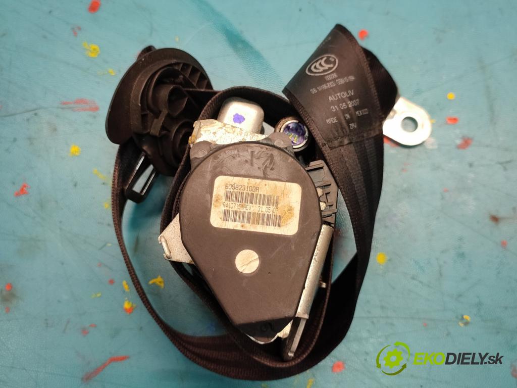 Vw Jetta V 2005-2010 1.9 tdi 105 HP manual 77 kW 1896 cm3 4- pas bezpečnosť: predné pravý 1K4857706AD