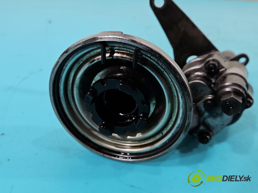 Mercedes 123 2.0d 60 HP manual 44 kW 1988 cm3 4- čerpadlo oleja: 1151800102 (Olejová pumpa)