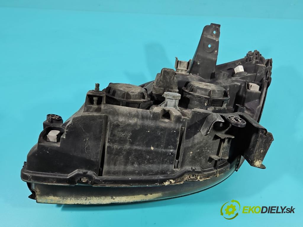 Renault Scenic I 1996-2003 1.6 16V 107 HP manual 79 kW 1598 cm3 5- Reflektor: pravý  (Svetlo predné pravé)