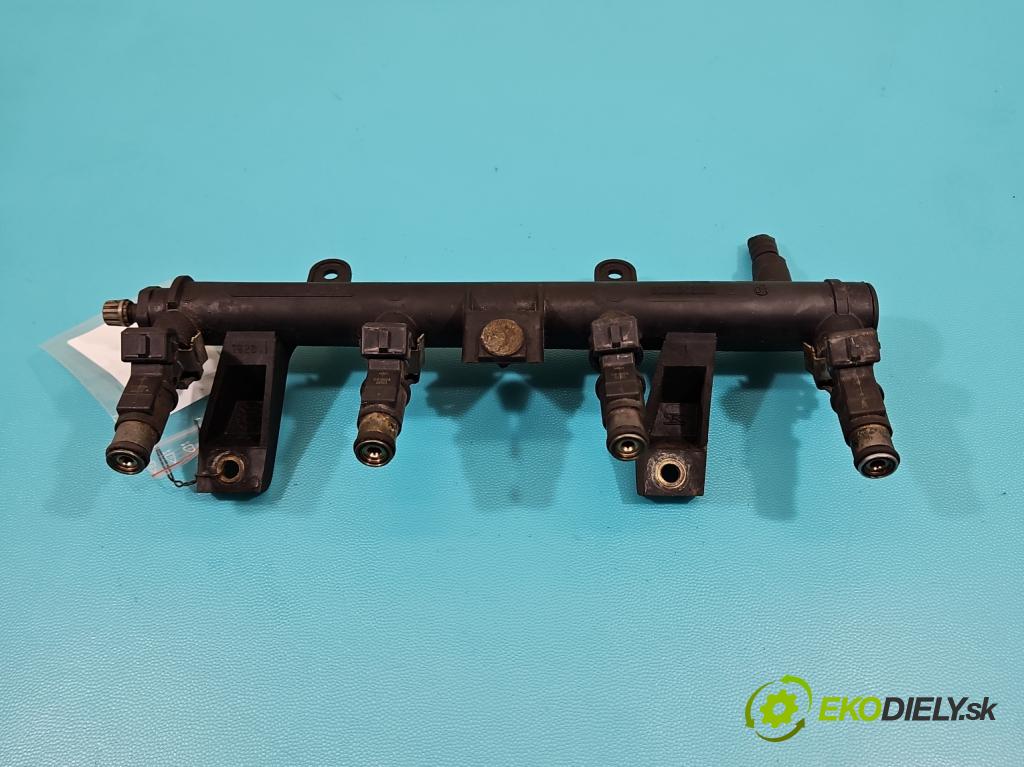 Peugeot 206 1.4 8V 75 HP manual 55 kW 1360 cm3 5- vstrek 9628982980D (Vstrekovač paliva)