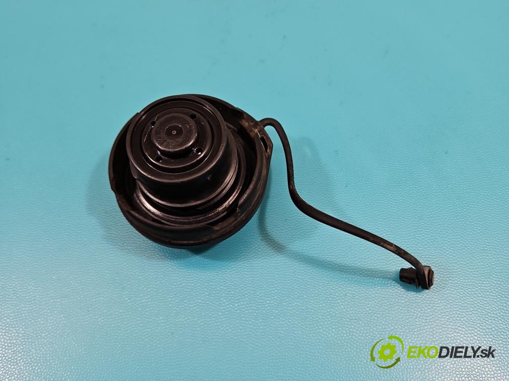 Skoda Citigo 2011-2019 1.0 MPI 75 HP manual 55 kW 999 cm3 3- rukoväť predné ľavé mimo: 5N0837885H (Kľučka dverí vonkajšia predná ľavá)