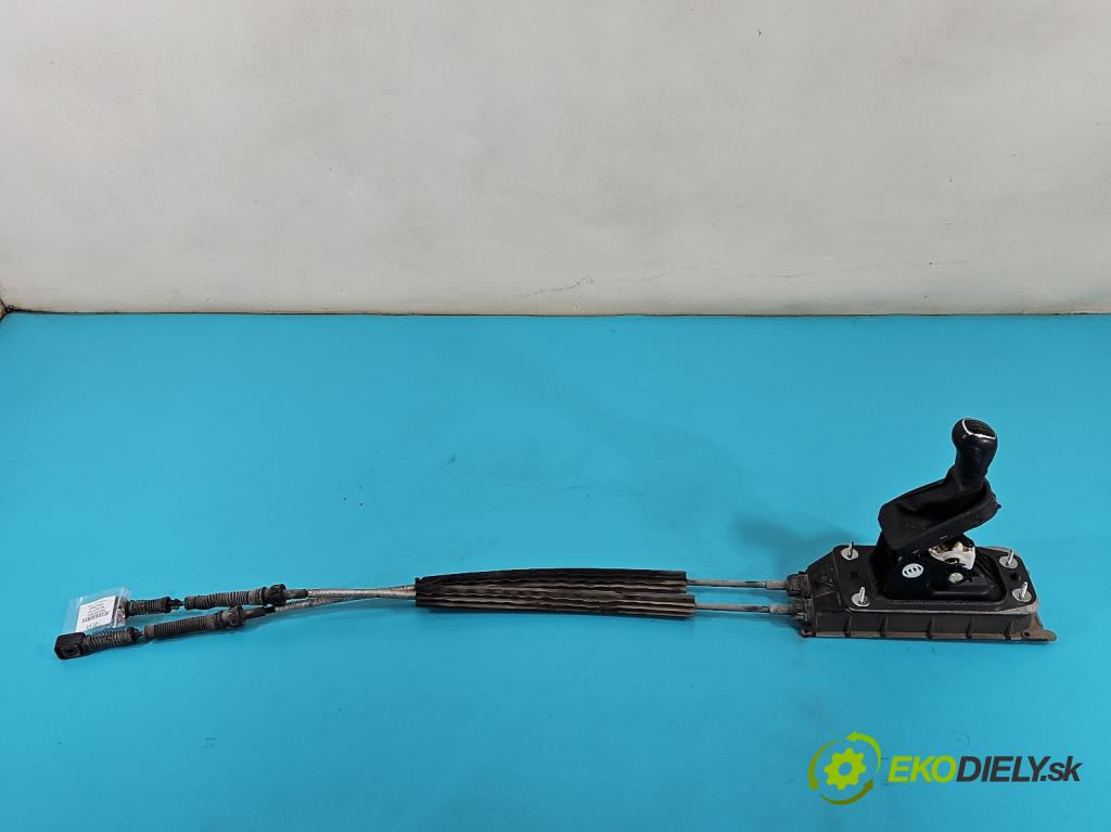 Skoda Citigo 2011-2019 1.0 MPI 75 hp manual 55 kW 999 cm3 3- kulisa změny stupňová 1S0711061C (Řadicí páka (kulisa) )