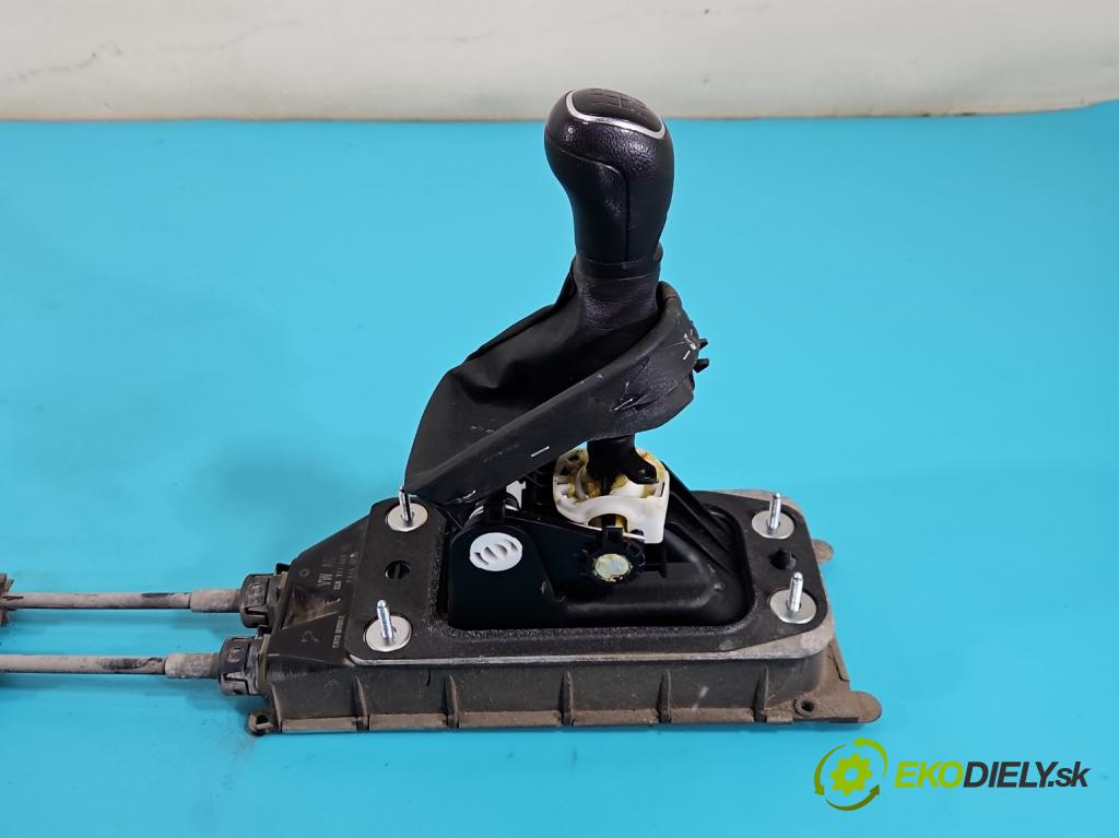 Skoda Citigo 2011-2019 1.0 MPI 75 hp manual 55 kW 999 cm3 3- kulisa změny stupňová 1S0711061C (Řadicí páka (kulisa) )