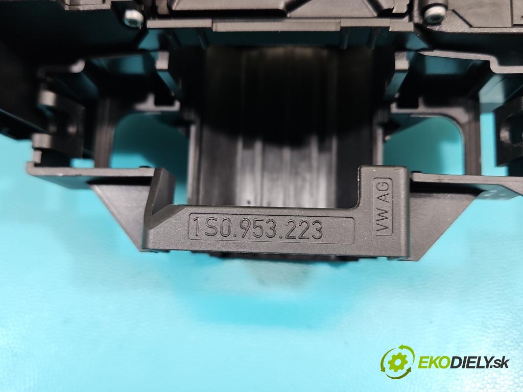 Skoda Citigo 2011-2019 1.0 MPI 75 HP manual 55 kW 999 cm3 3- prepínač komplex: 1S0953503AE (Prepínacie páčky pod volantom)