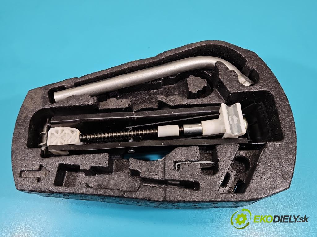 Skoda Citigo 2011-2019 1.0 MPI 75 hp manual 55 kW 999 cm3 3- mechanismus stahování automobilový 1S0012115E