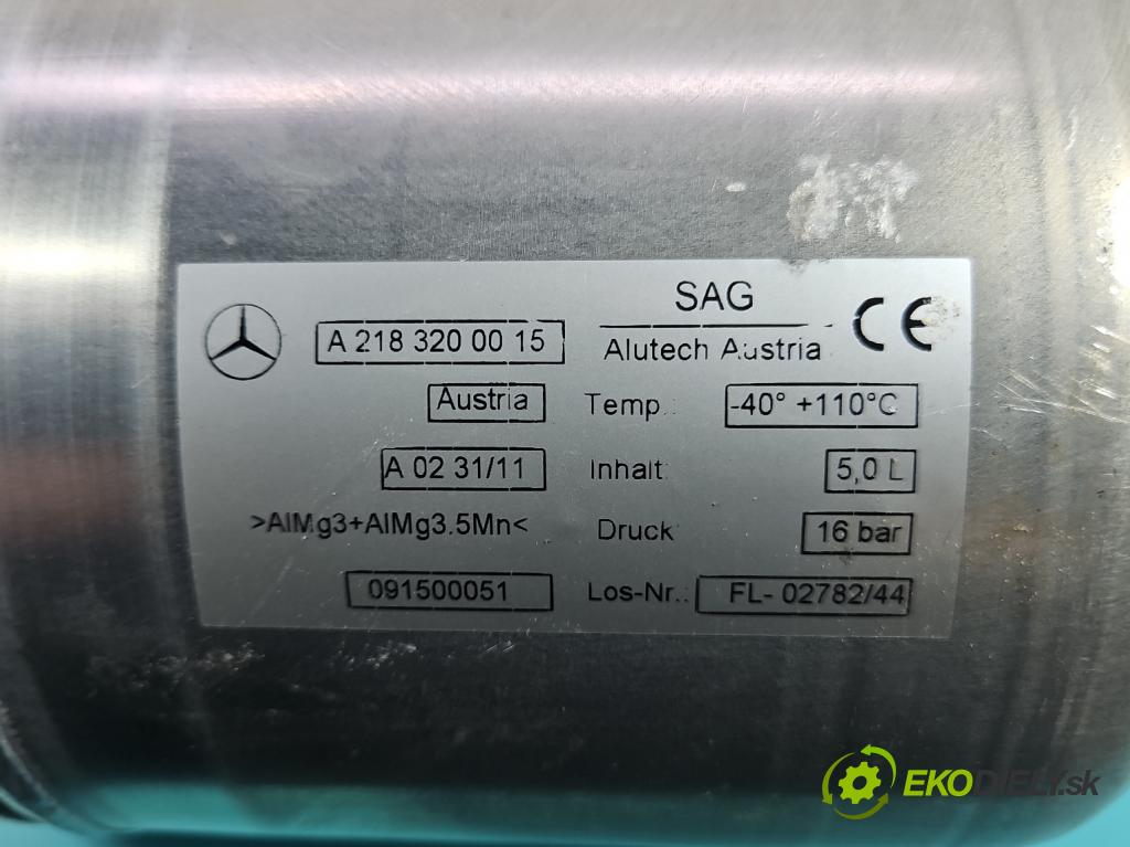 Mercedes CLS II C218 2010-2018 4.7 V8 (278922) 408KM automatic 300 kW 4663 cm3 4- Nádrž: vzduchu A2183200015 (Obal vzduchového filtra)